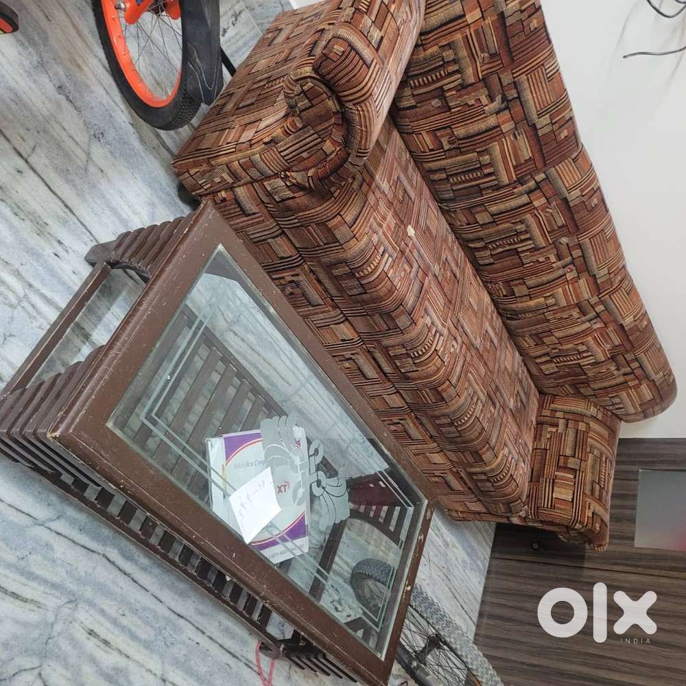 Sofa set sell complete 3pc set with tabel