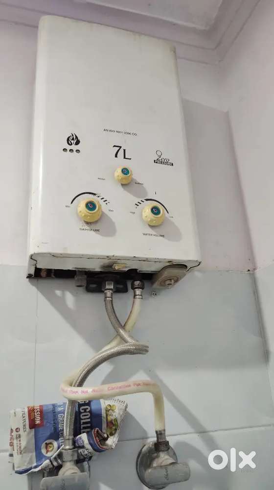 Hot water heater geyser