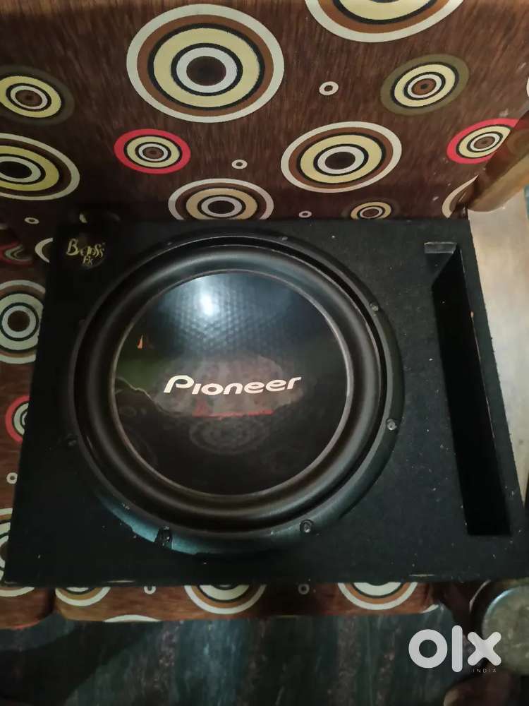 1600 wats double channel pioneer champion series subwoofer