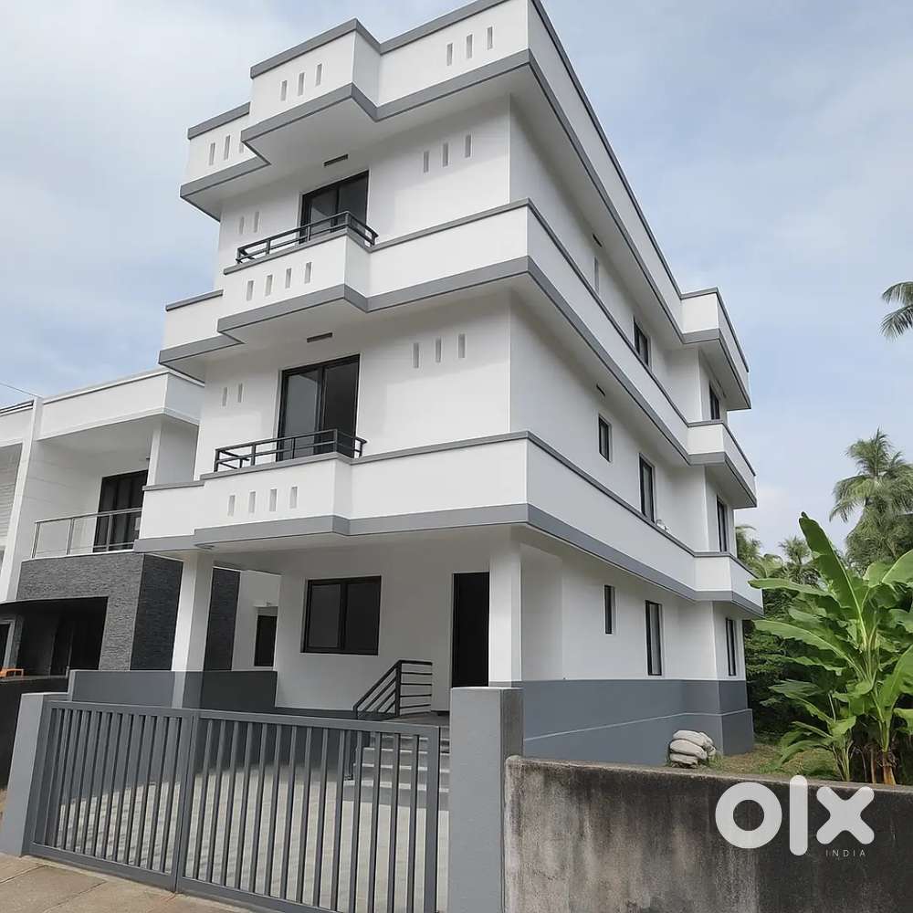 Near punnakkal temple house for hostel or godown