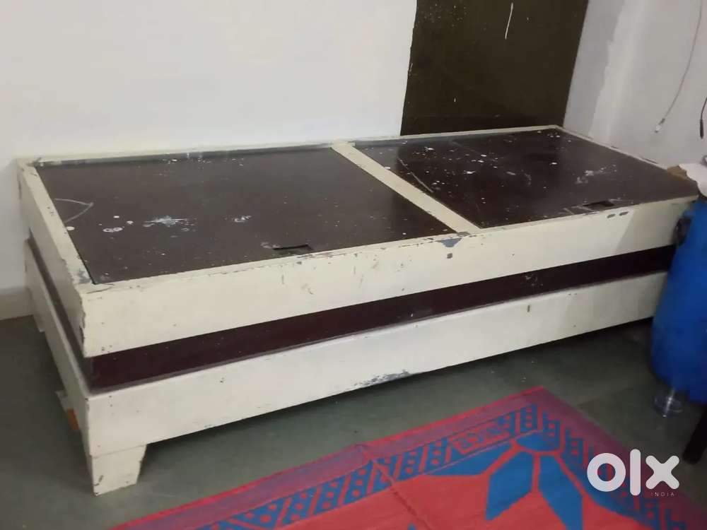Bed for sell 3x6 at best price Hurry UP Limited offer