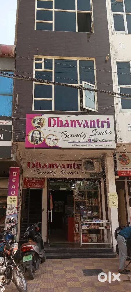 Required Staff for Unisex salon