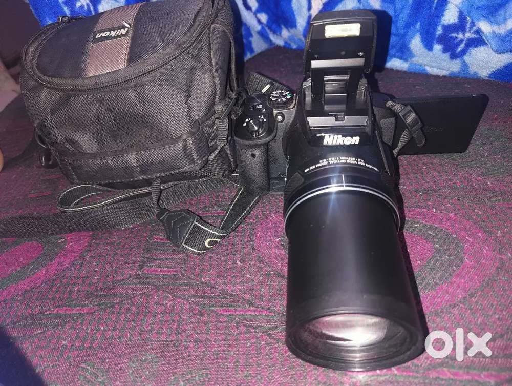 Nikon P900 3years old High Zoom Camera : 83x