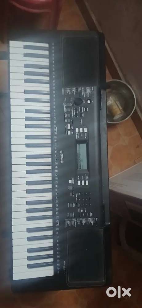 Yamaha PSR - E373