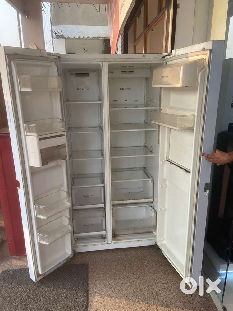 LG Glass Door 694 ltrs big fridge