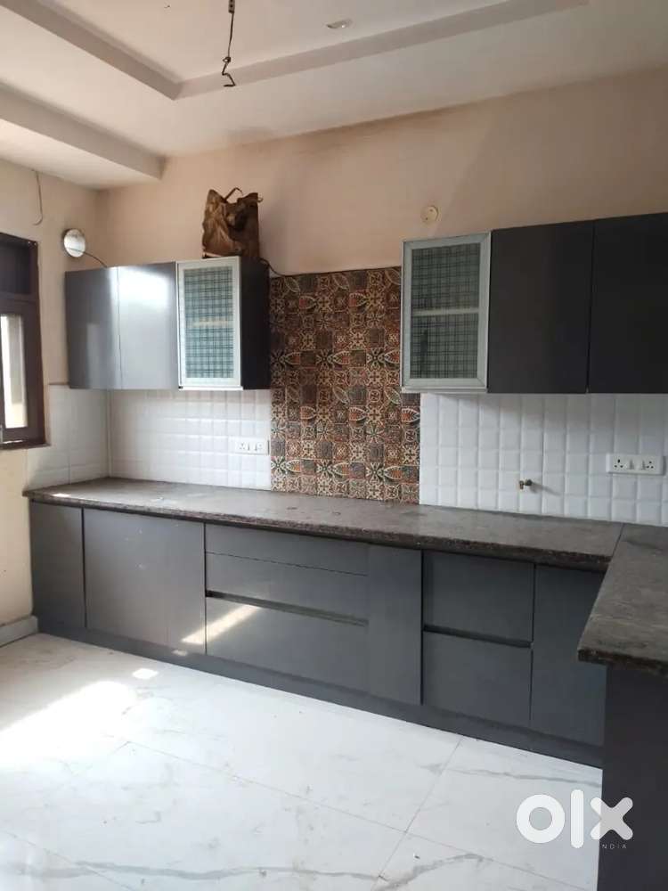 3bhk semi furnished flat