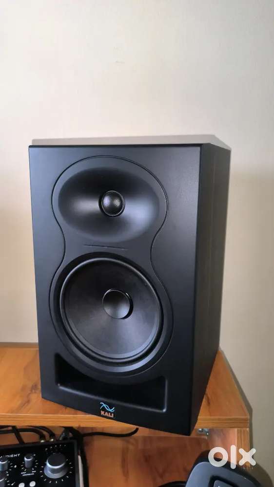Kali Audio Lone Pine 6.5 Active Studio Monitor (Pair) + HQ XLR Cables