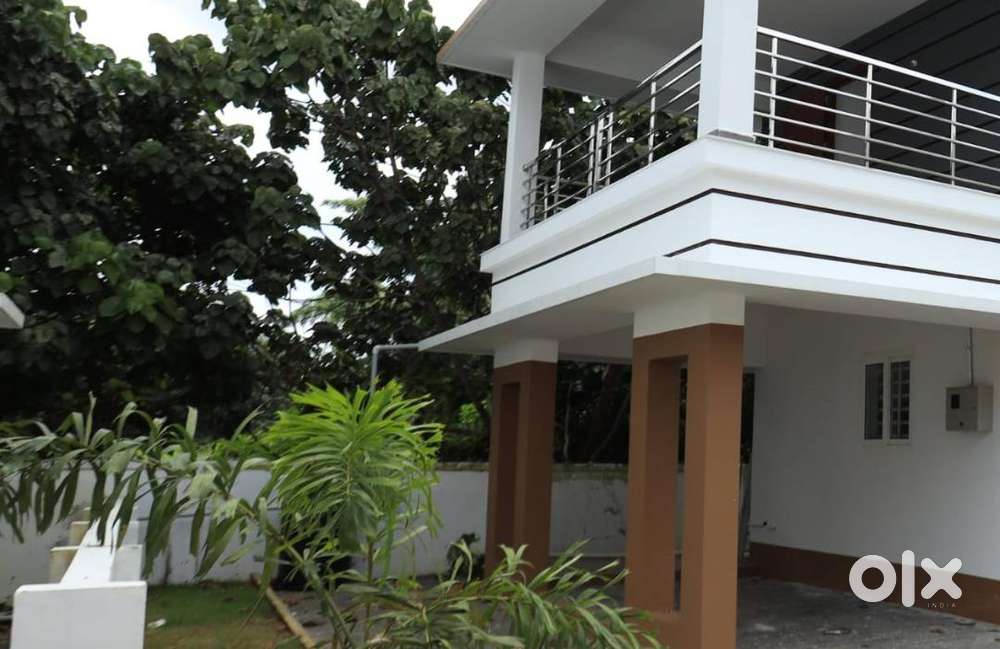 8.27 Cent land +3BHK House For Sale In Ottapalam, Palakkad