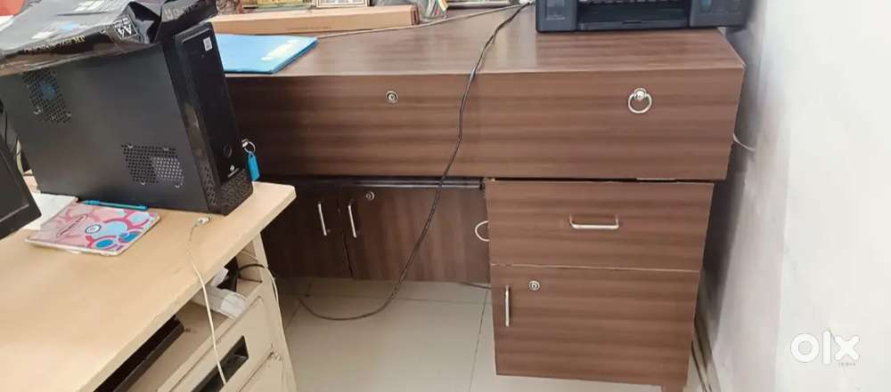 Office table