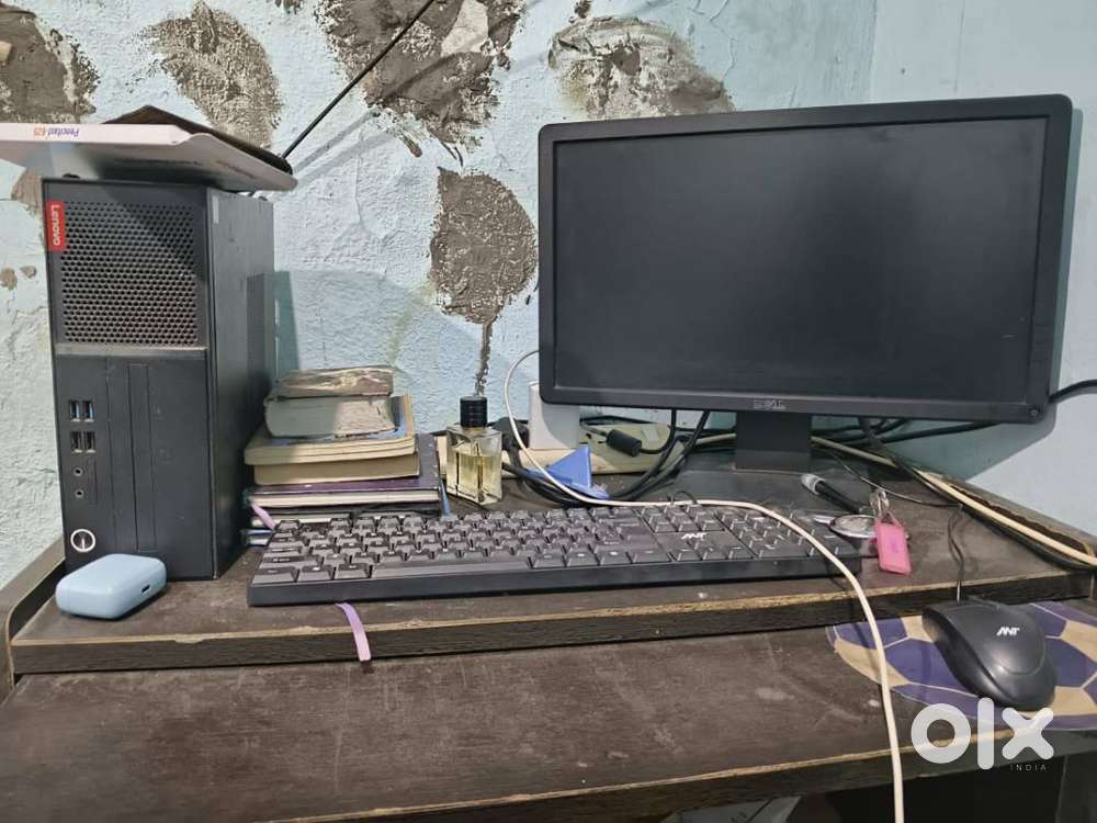 Lenovo ThinkCentre i3 Desktop with Dell LED Monitor  Excellent Condit