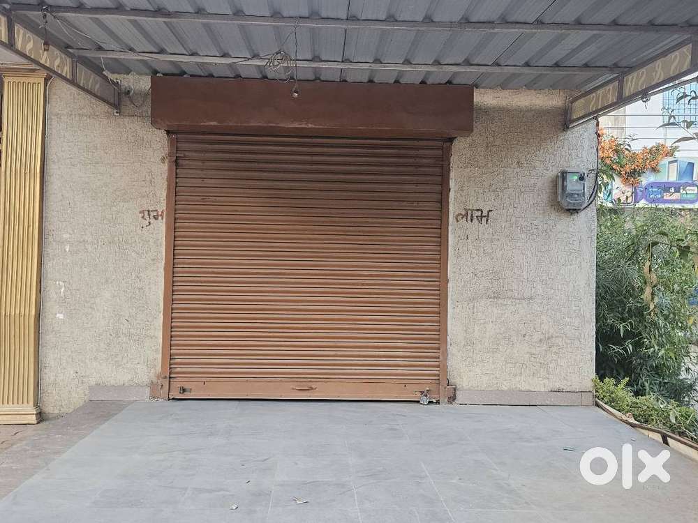 400 sq.ft commercial space available for rent in hatia.