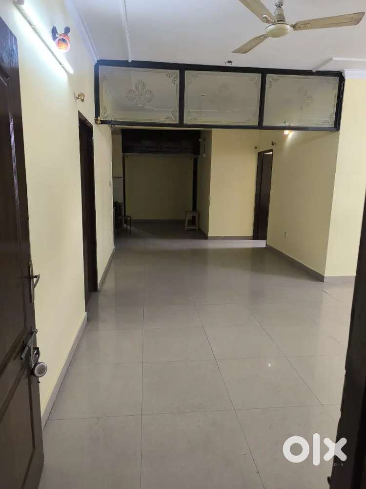 Flat on rent in Tulsiyani enclave george town prayagraj ...