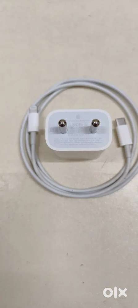 Iphone 20w adapter with c to lightning cable original