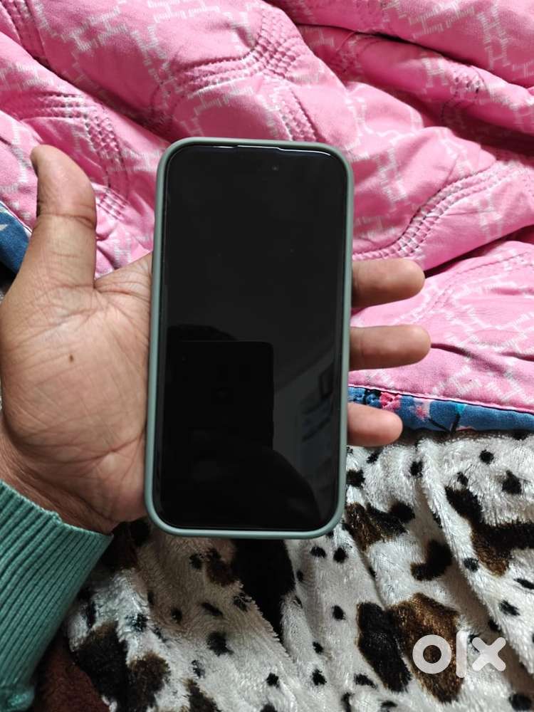 Brand New i phone 15 only 1 .5 month with 100 percent battery health