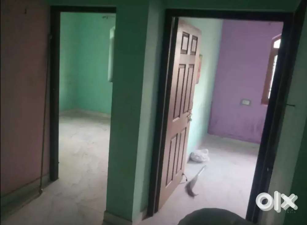 2 BHK FLAT AVAILABLE NEAR TVS BIKE AGENCY , POWER HOUSE CHOWK ,.