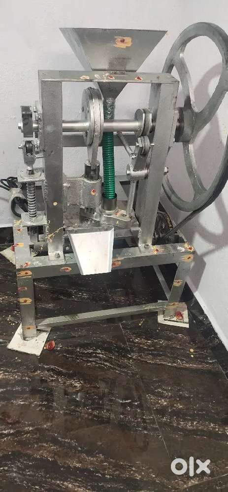 Automatic camphor machine