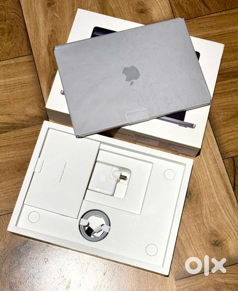 Macbook Pro M4 Chip 14-inch 16GB/512GB Brand New Open Box