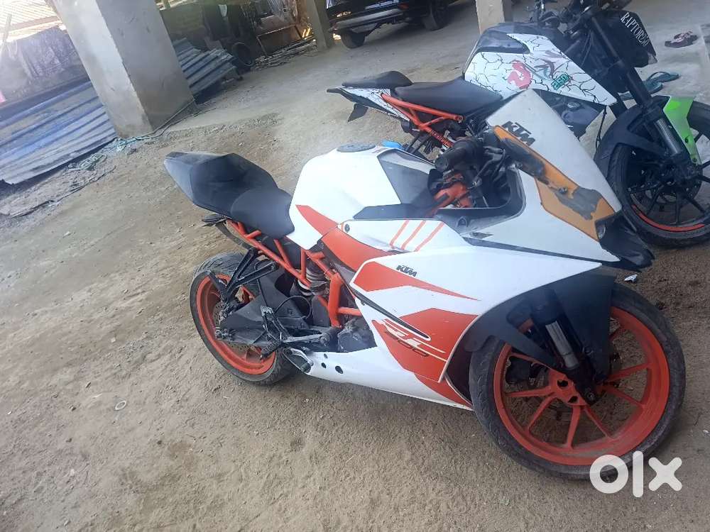 Ktm rc 200 argent