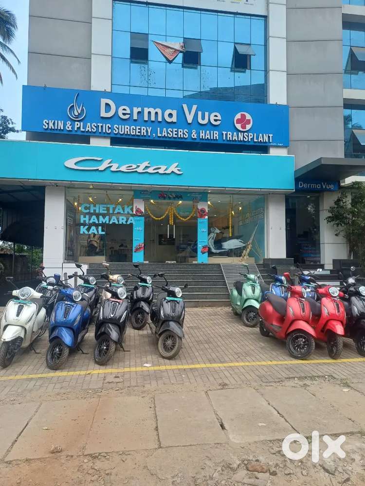 Sales consultant male / female poonkunnam bajaj