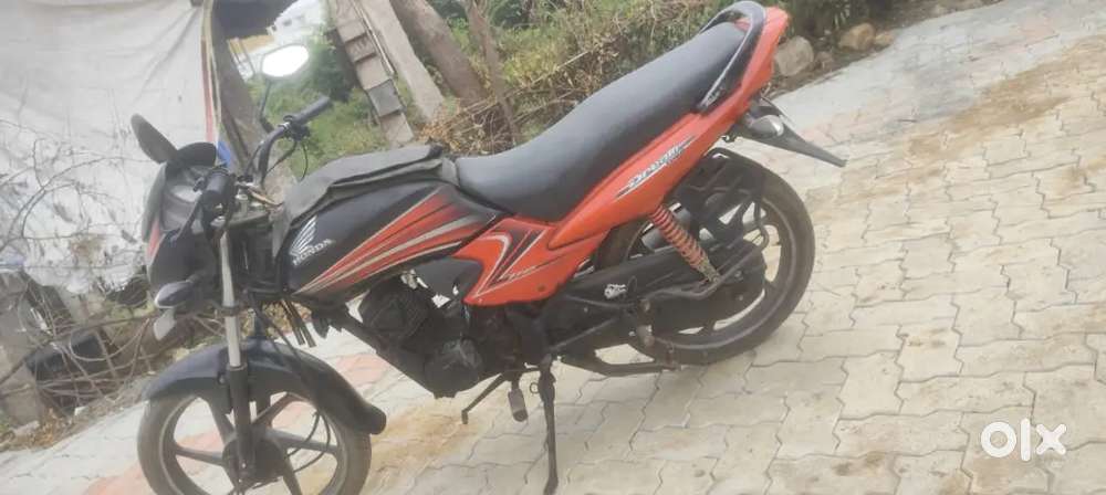 HONDA DREAM YUGA; MODEL 2014 TO 2015; SELF STARTER ALLOY WHEEL; RED  .