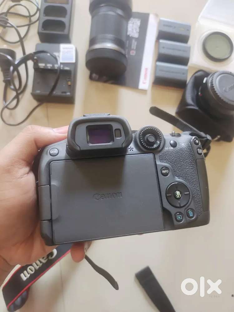 Canon R7 Body Only – Fast AF  50K Shutter  Perfect Working
