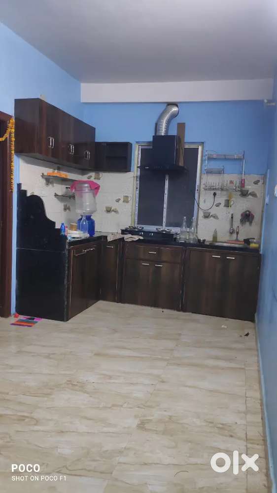 2bhk rent in picnic garden. Jahaz bari