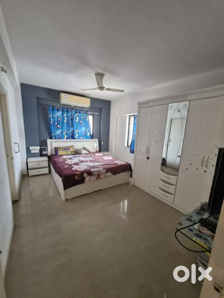 3bhk FULLY FURNISHED FLAT WITH PERSONAL TERRACE AT PATEL COLONY