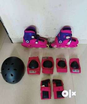 Brand new, hardly used, only 6 months old - Oxelo brand, complete set of skating kit. Size - EU 34-3...