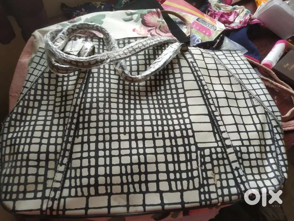 Important bags new and old women