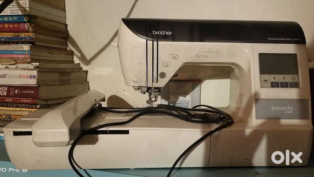 Brother Innov- is 750 E fully automatic embroidery machine