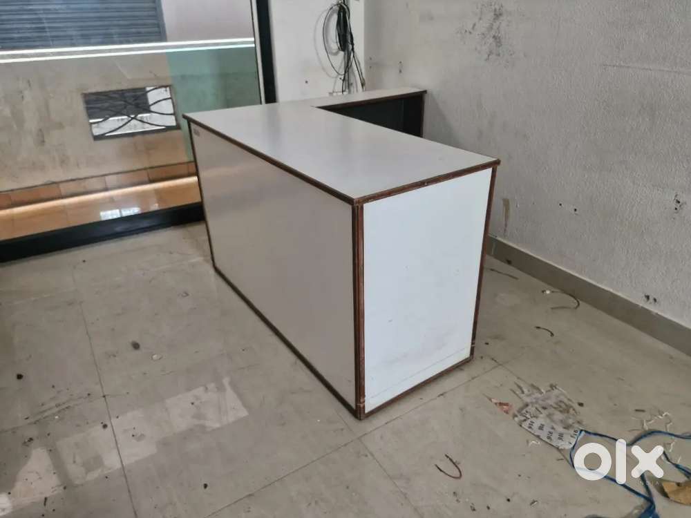 Office table with drawers and locks