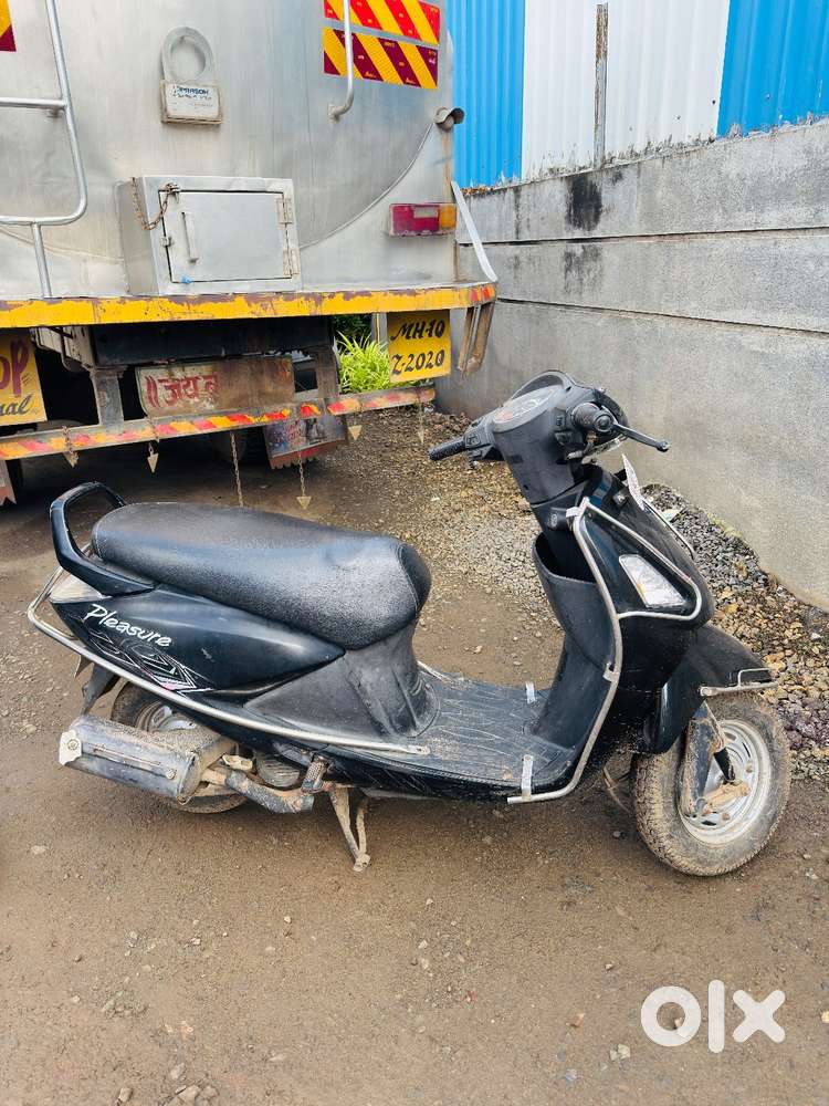 Hero Honda pleasure age:-13