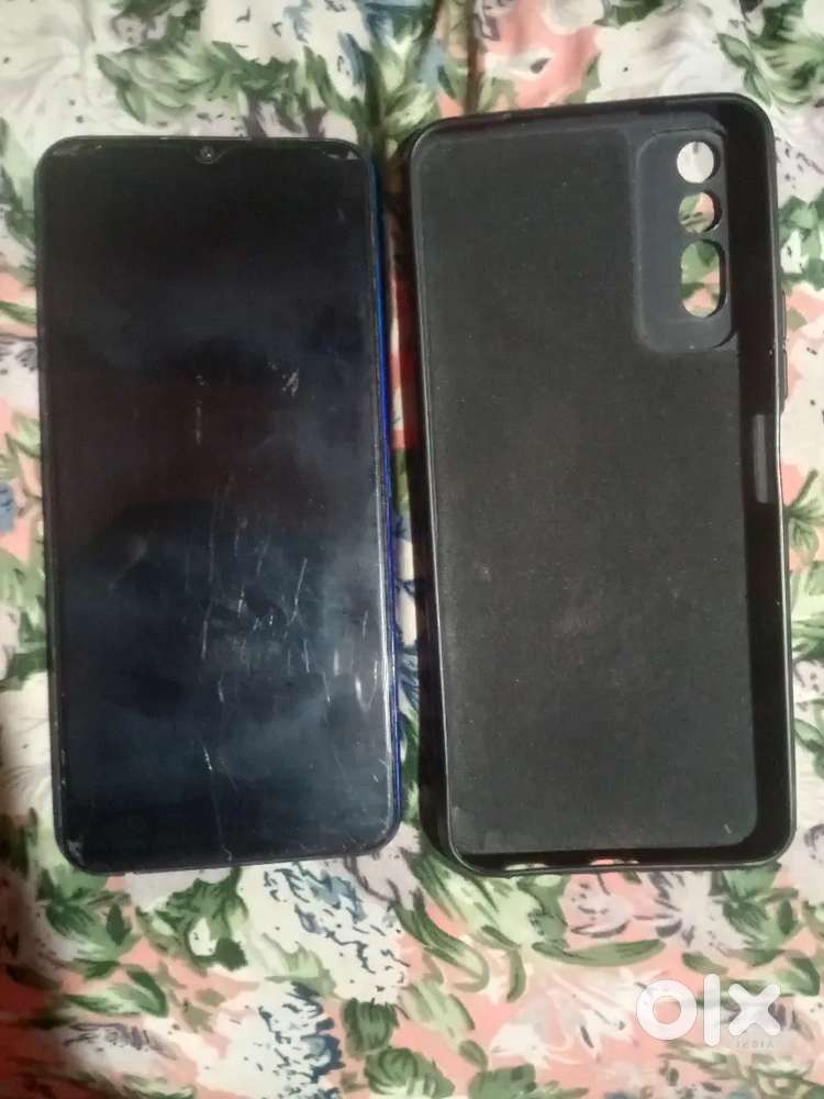 Phone ki condition good a fingerprint is not working back panel damage