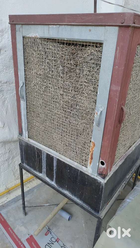 Cooler medium size with stand