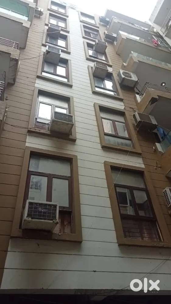 2bhk furnished flat Hazipur sector 104