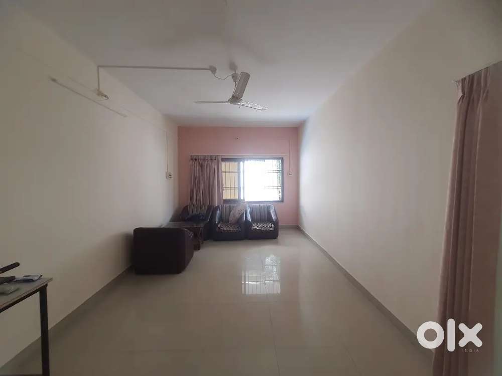 ROOM MATE IN 1 BHK HOUSE BED ROOM IS OCCUPIED , HALL AND KITCHEN OPEN.