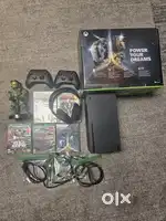 xbox series x bundle 5 Games 2 Controllers