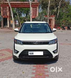 Mahindra XUV300 W8, 2022, Petrol
