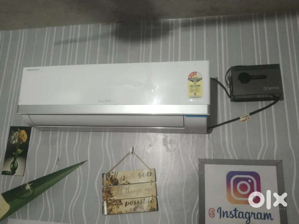 Lloyd Ac with inverter new model 3 month old