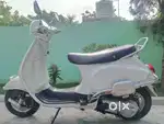 Vespa scooty