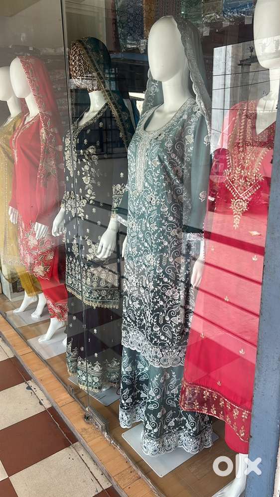 Need urgent Salesgirl for clothing store