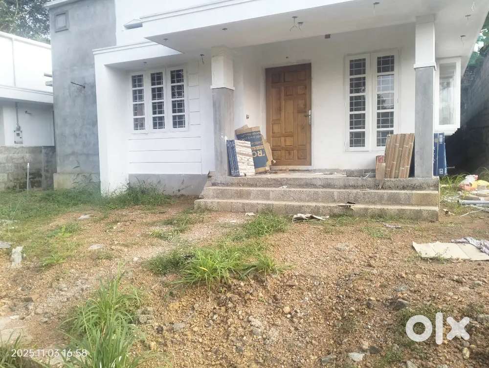 Chottanikkara bus stand near new 3 bed room house for sale