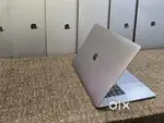 Apple Macbook Pro  i7/16/512/5.5gb Graphics  15inch Retina Touchbar