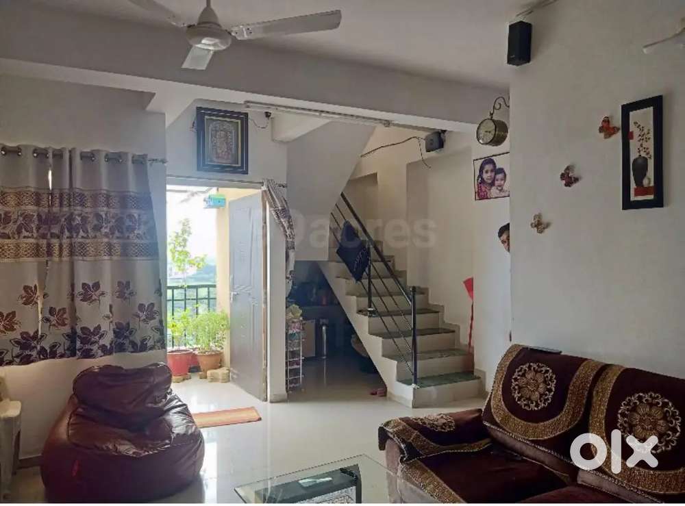 3BHK SEMIFURNISHED DUPLEX PENTHOUSE URGENT AVAILABLE FOR SALE INSEVASI