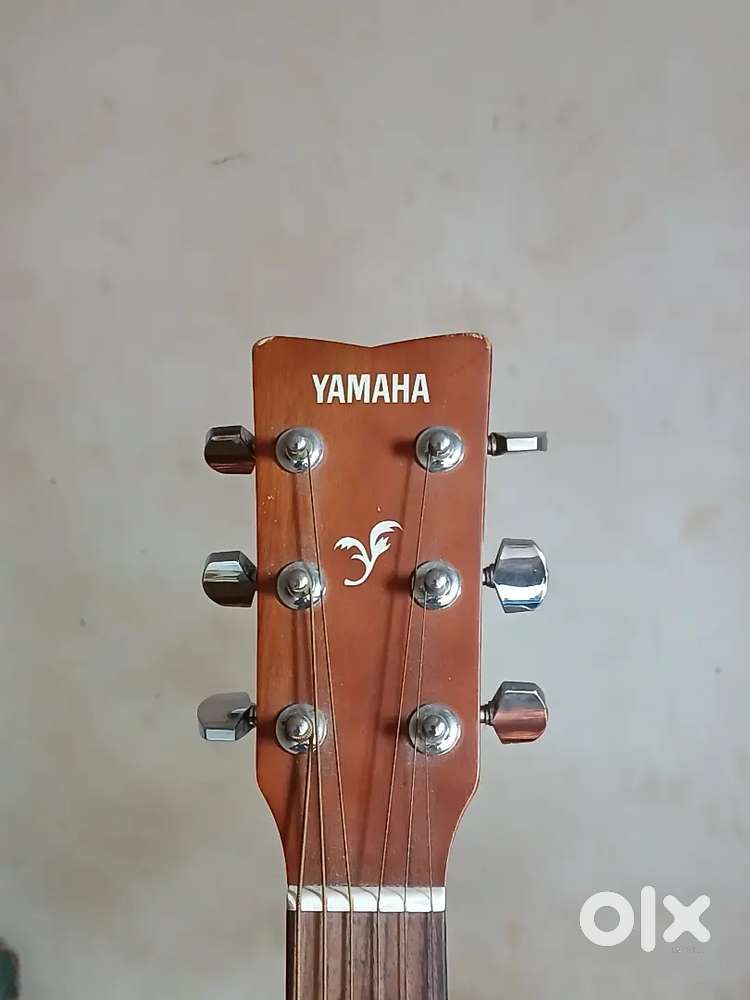 Yamaha f280 guitar
