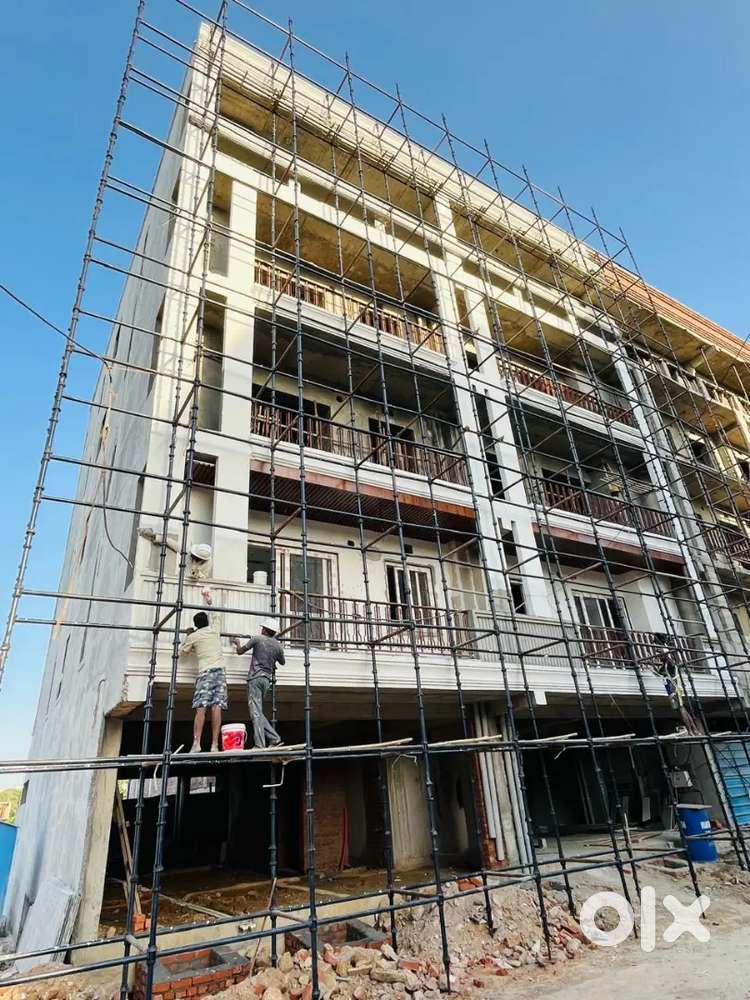 3Bhk Semi Furnished Luxurious Builder Floor Sector-42 Greenfield