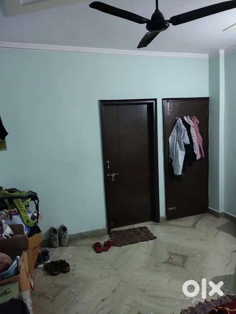 Need 1Male SSC or UPSC Aspirant,Only Hall area Available