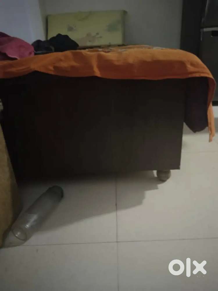 3by6 18mm ply main bna hua pura bed