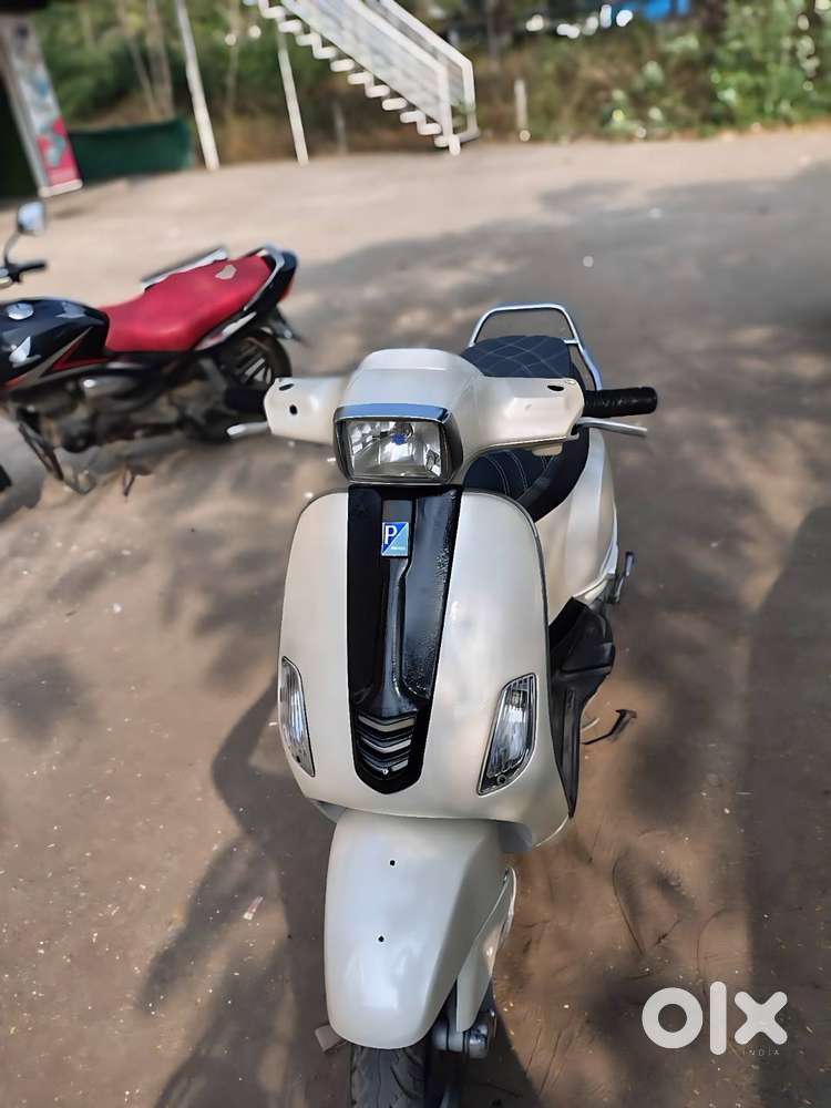 Vespa SXL 150cc – 2017 Model  Excellent Condition