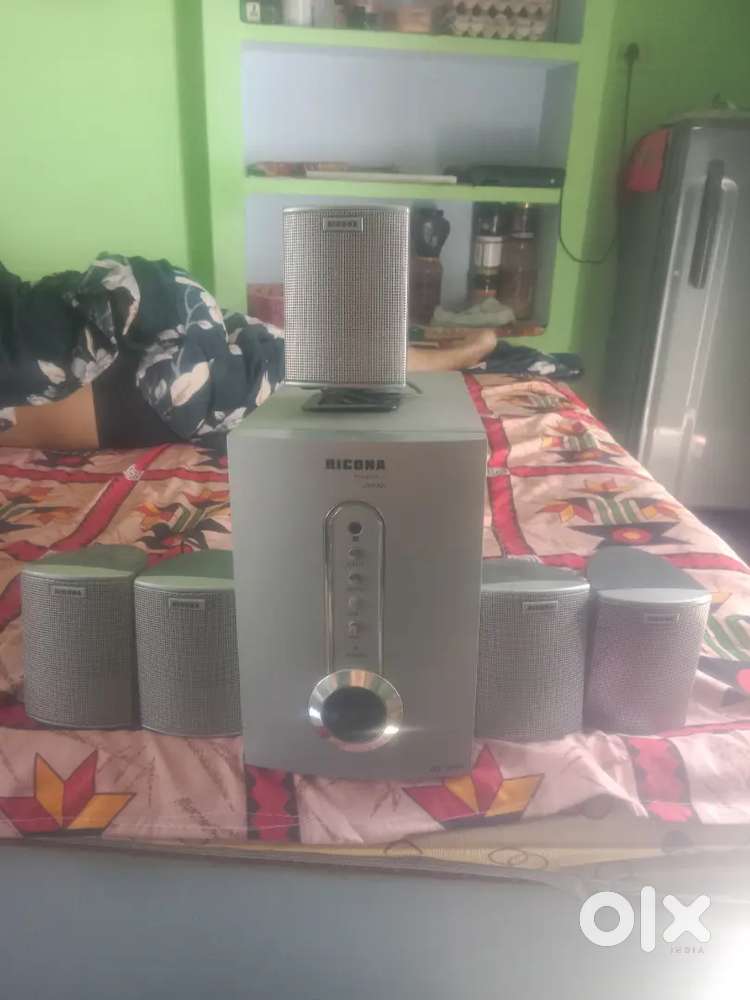Recona 5 in 1 channal home theatre